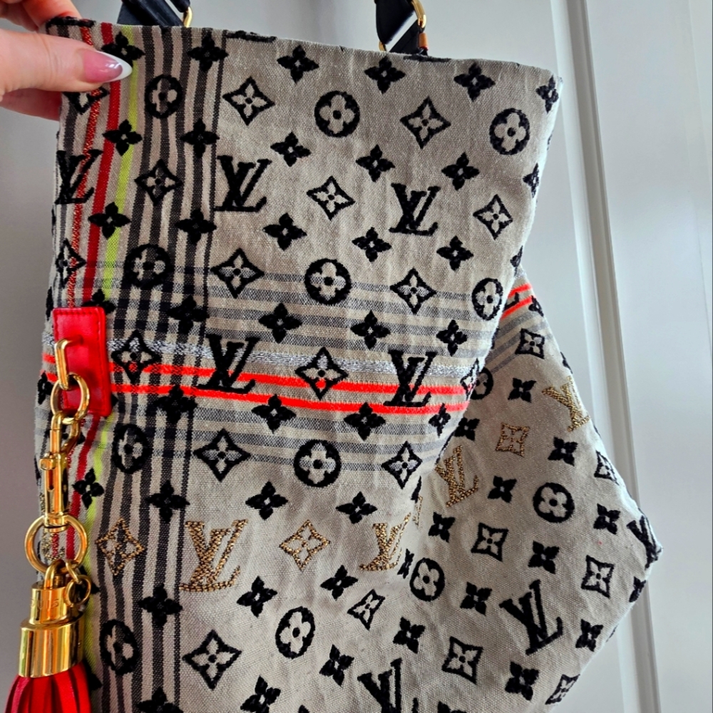 Louis Vuitton Beige and Black Monogram Tote